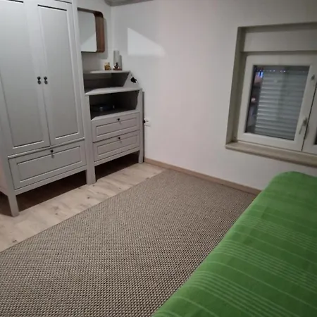 Na Otoku Krku Blizu Plaze Čižići