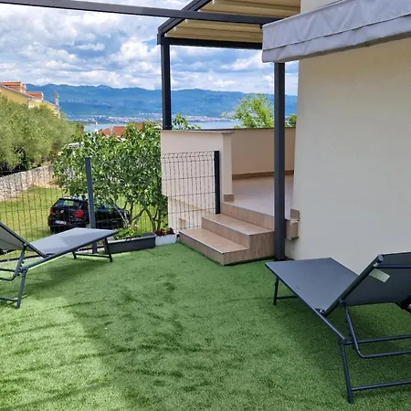 Na Otoku Krku Blizu Plaze * Čižići